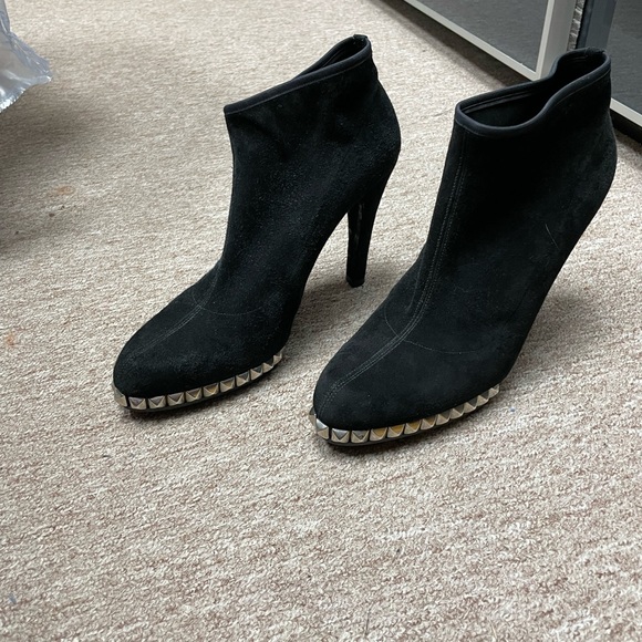 Gorgeous Stuart Weitzman booties - Picture 1 of 4